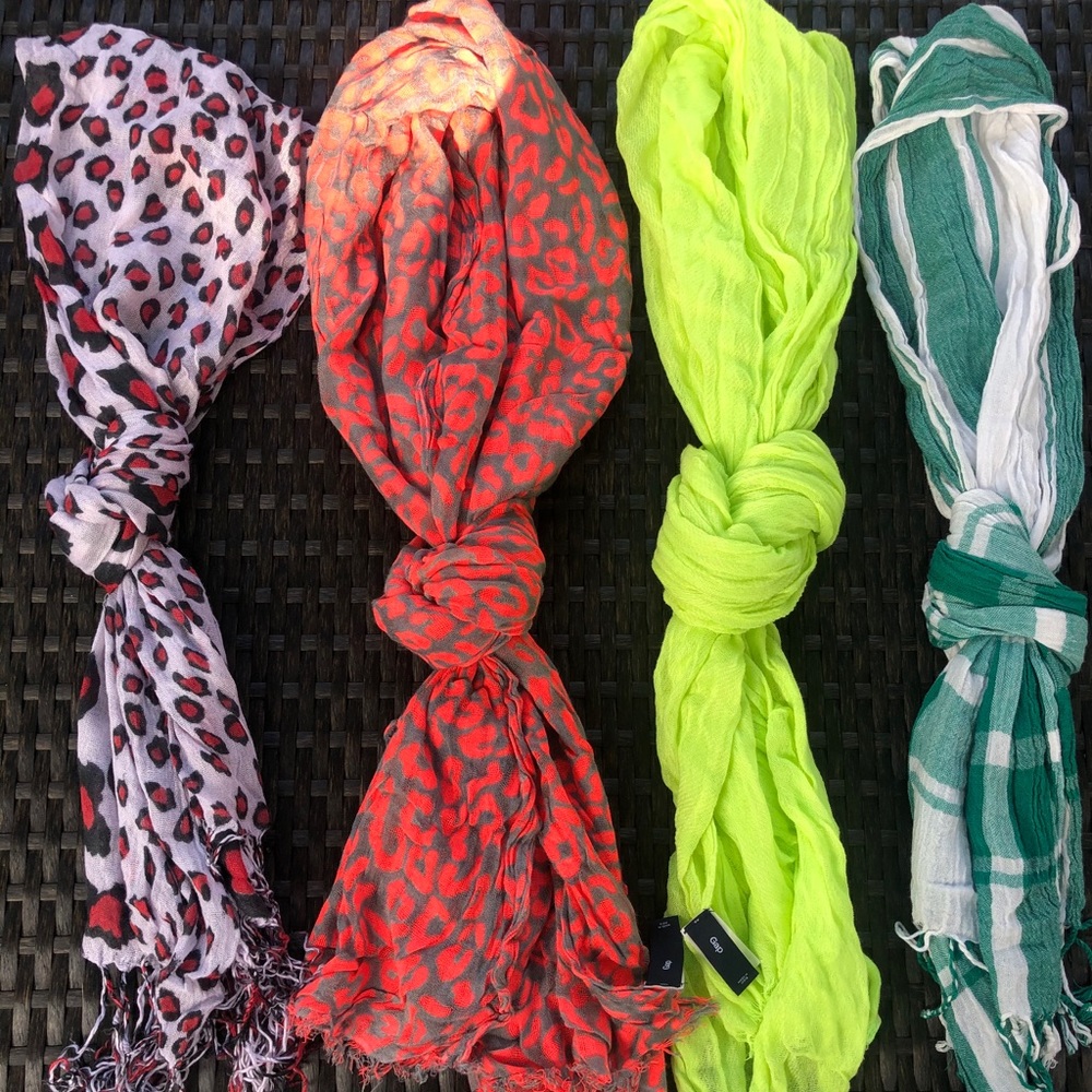 🧣Scarves🧣bundle of 4